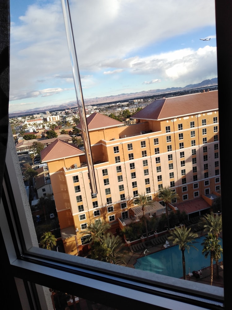 Luxurious and Spacious 1 bedroom