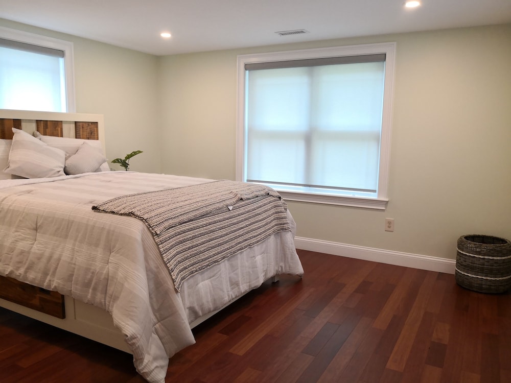 New construction! Craigville Beach, Main St, Playground, Ice cream