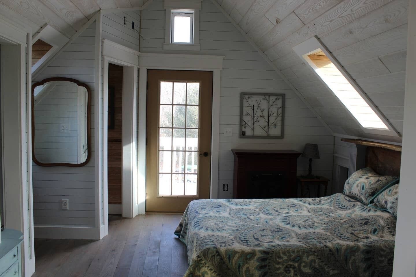 Stonehaven Cottages on Tuscobia Lake LLC in Rice Lake, United States