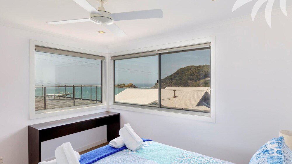 Sandras Beach House - Pacific Palms Holidays