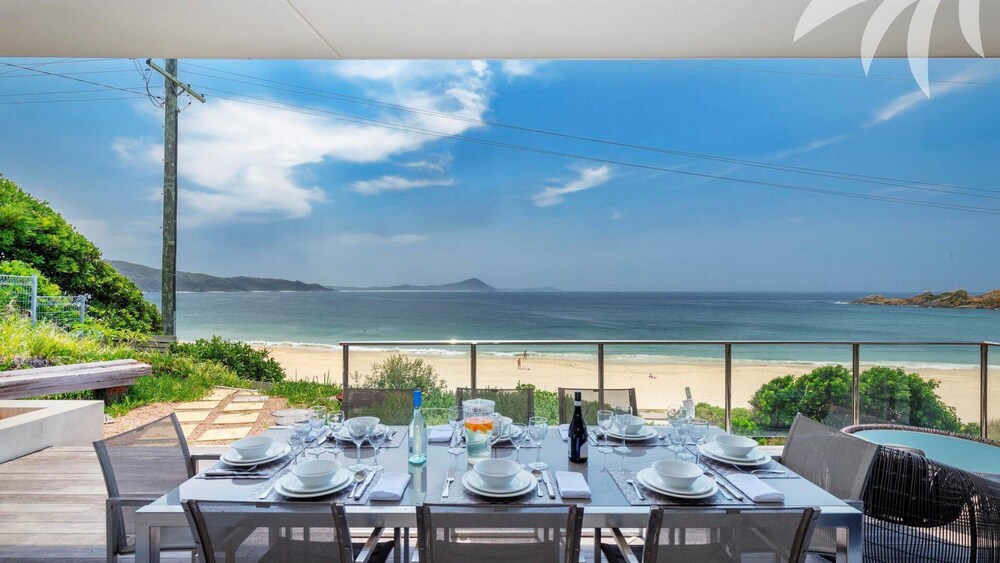 Sandras Beach House - Pacific Palms Holidays