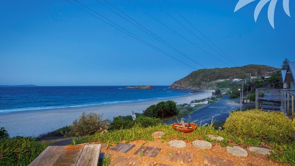 Sandras Beach House - Pacific Palms Holidays