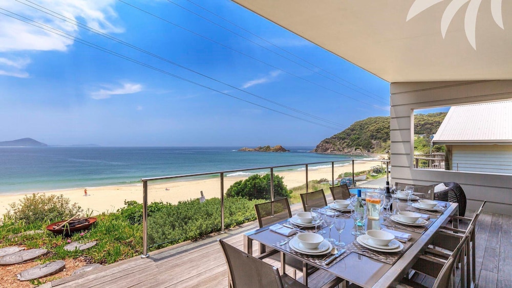 Sandras Beach House - Pacific Palms Holidays
