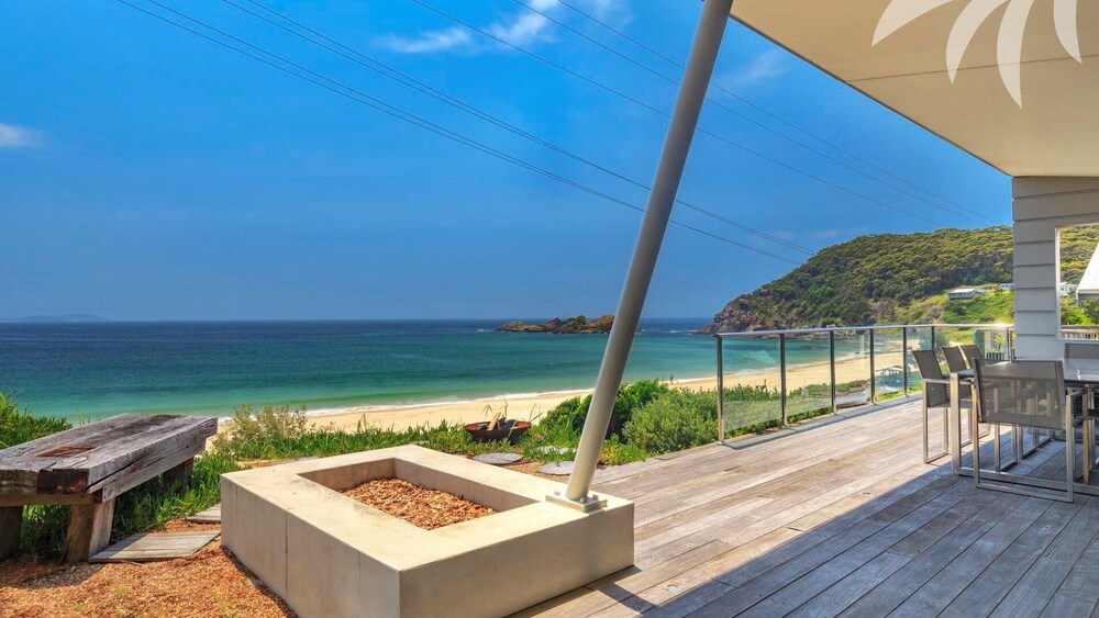 Sandras Beach House - Pacific Palms Holidays