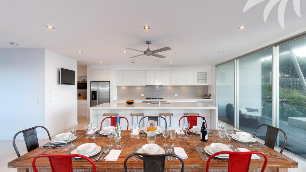 Sandras Beach House - Pacific Palms Holidays