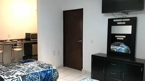 1 dormitorio, cortinas opacas, ropa de cama
