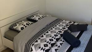 Espace de travail pour ordinateur portable, rideaux occultants