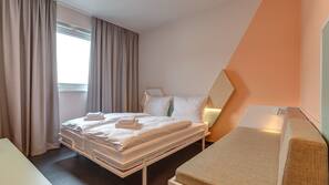 1 bedroom, desk, free WiFi, linens