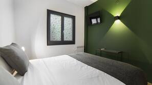 Decoración individual, escritorio, espacio para trabajar con un portátil
