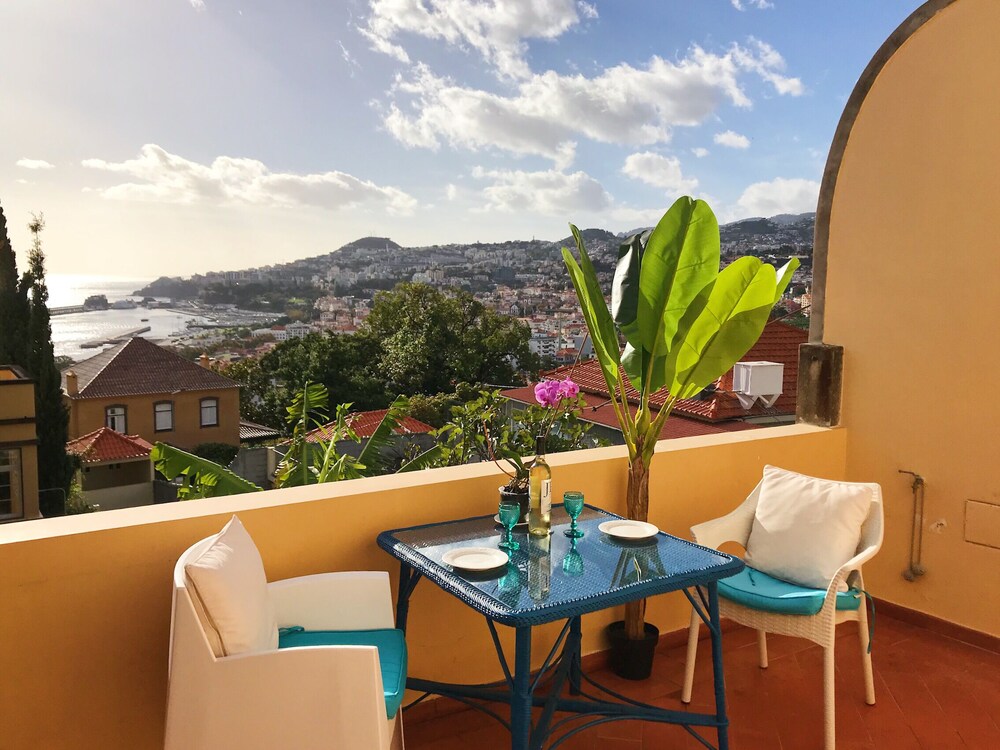 Painters Cottage Seaview Terrace Pool 400m To Beach In Old - 