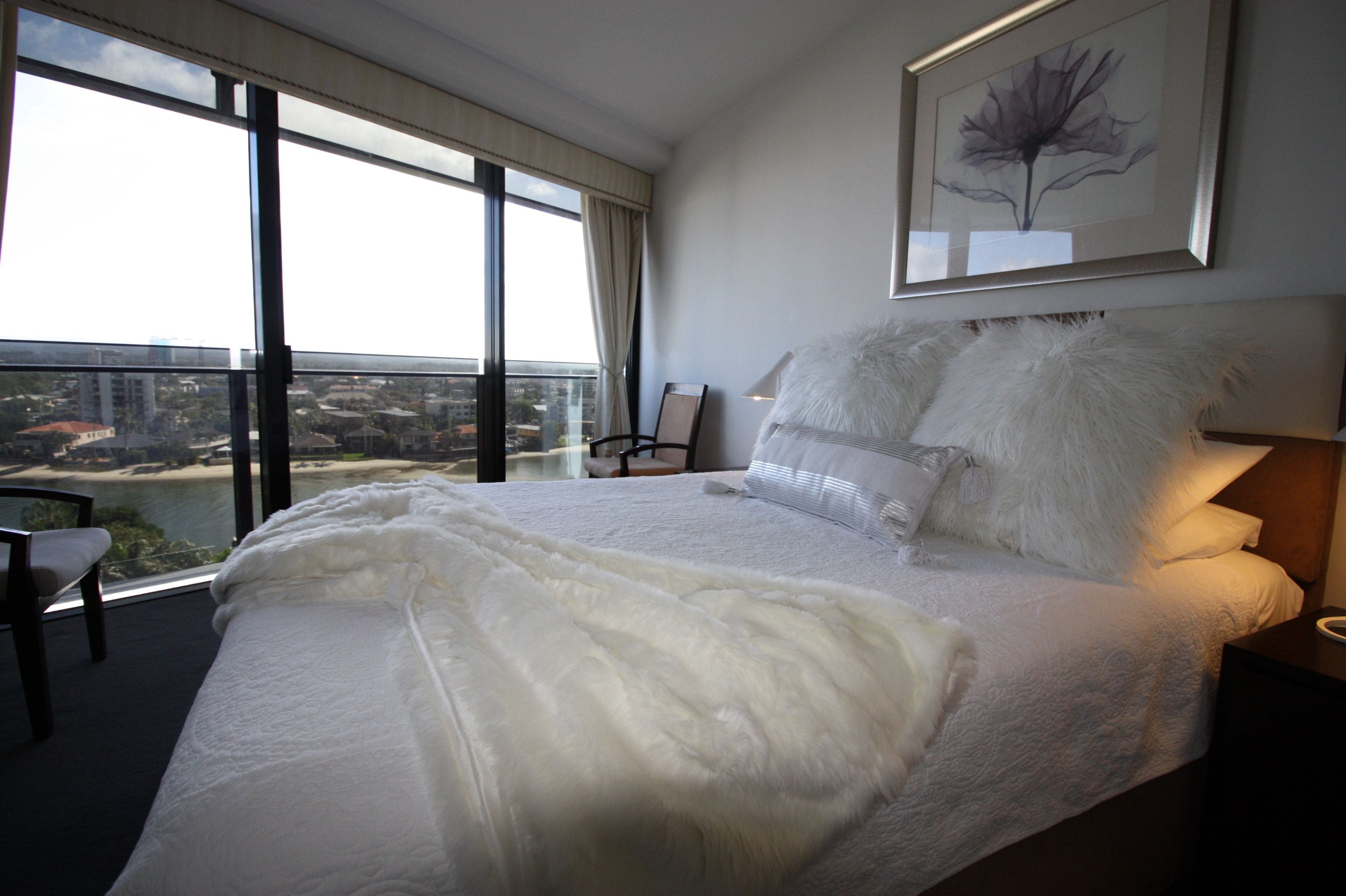 Cavill Avenue Luxury Private Apartments