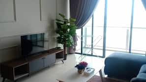 2 bedrooms, desk, iron/ironing board