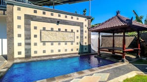 Kolam renang outdoor