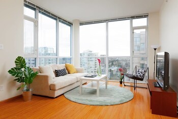 Cozy 2bdr 2bth Condo In Richmond Center New 2 Vancouver Room