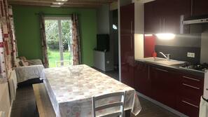 Réfrigérateur, micro-ondes, four, fourneau de cuisine