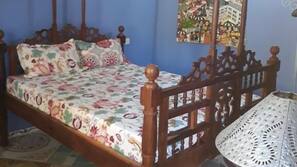 1 dormitorio, escritorio, espacio para trabajar con un portátil