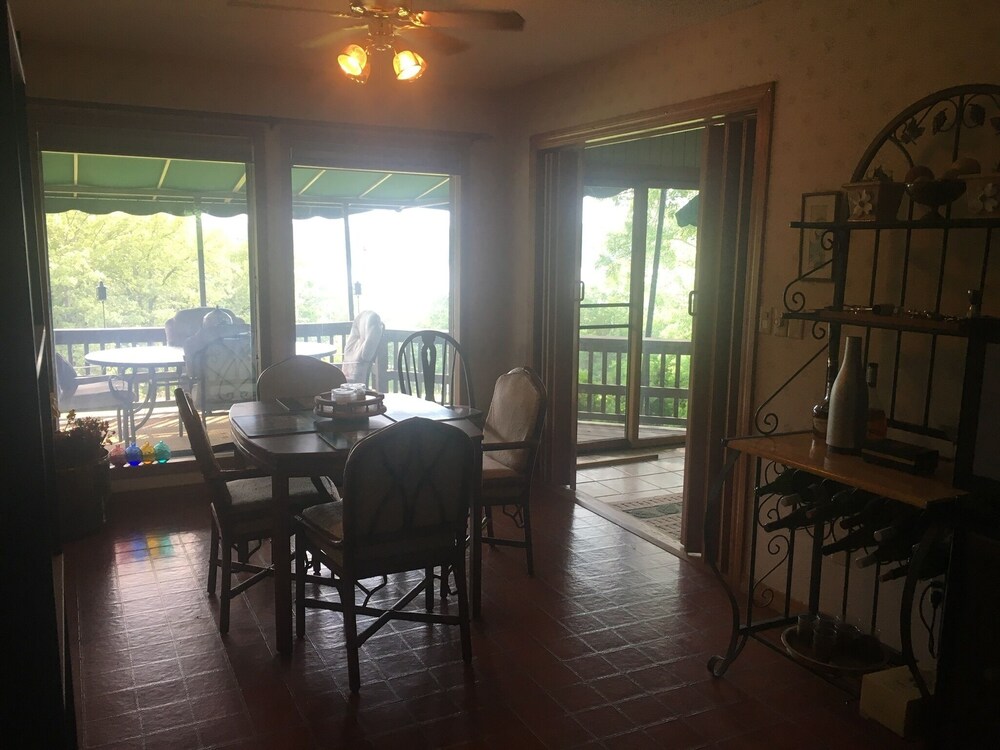Lakefront home with easy access to Norfork Lake in Henderson Best