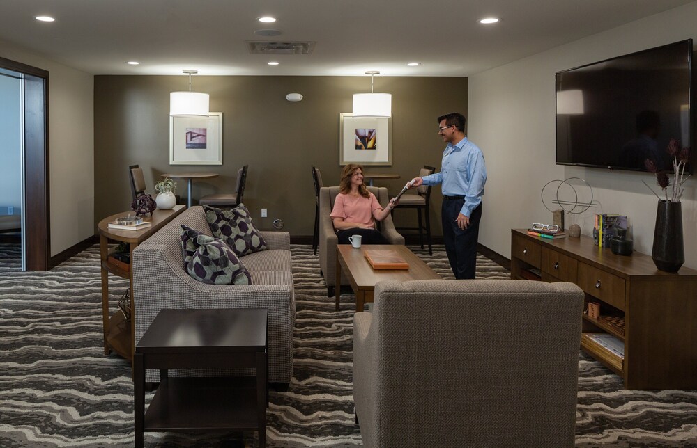 Staybridge Suites Phoenix - Biltmore Area, an IHG Hotel