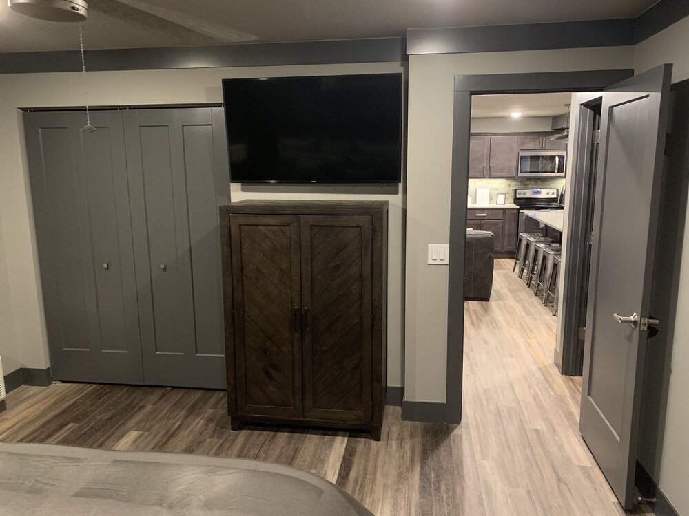 Beautiful 3 Bed/ 3 Bath with Great Location! Renovated!! Boyne Falls