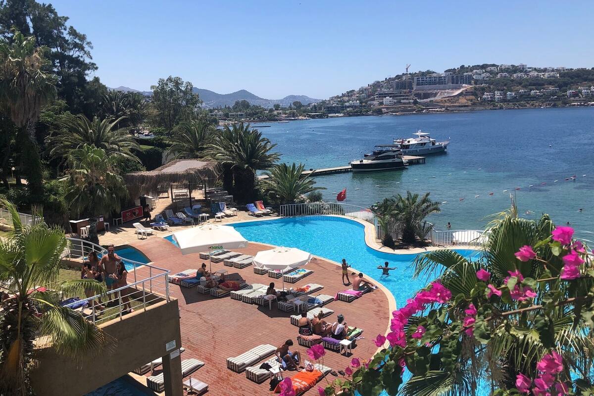 Pri Vate Complex At Ri Ght By The Sea Si De Yalikavak Bodrum In Bodrum Expedia