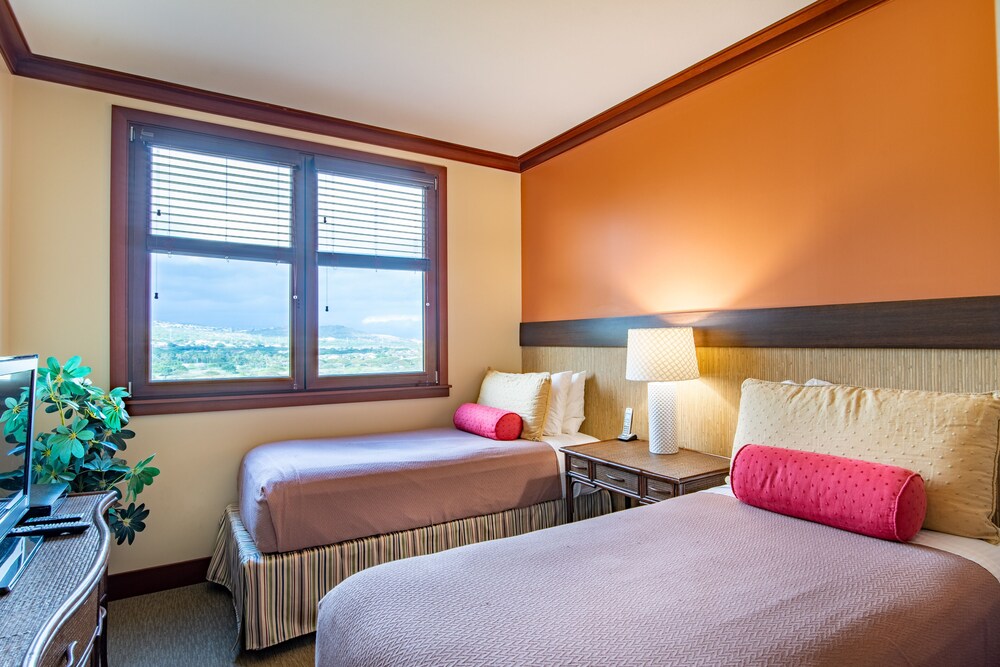 2 Bed, 2 Bath Ocean and Pool View Penthouse (O1001) Kapolei Vrbo