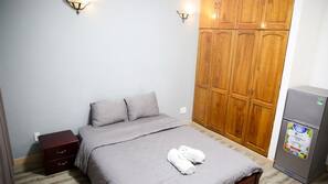 Desk, iron/ironing board, free WiFi, bed sheets