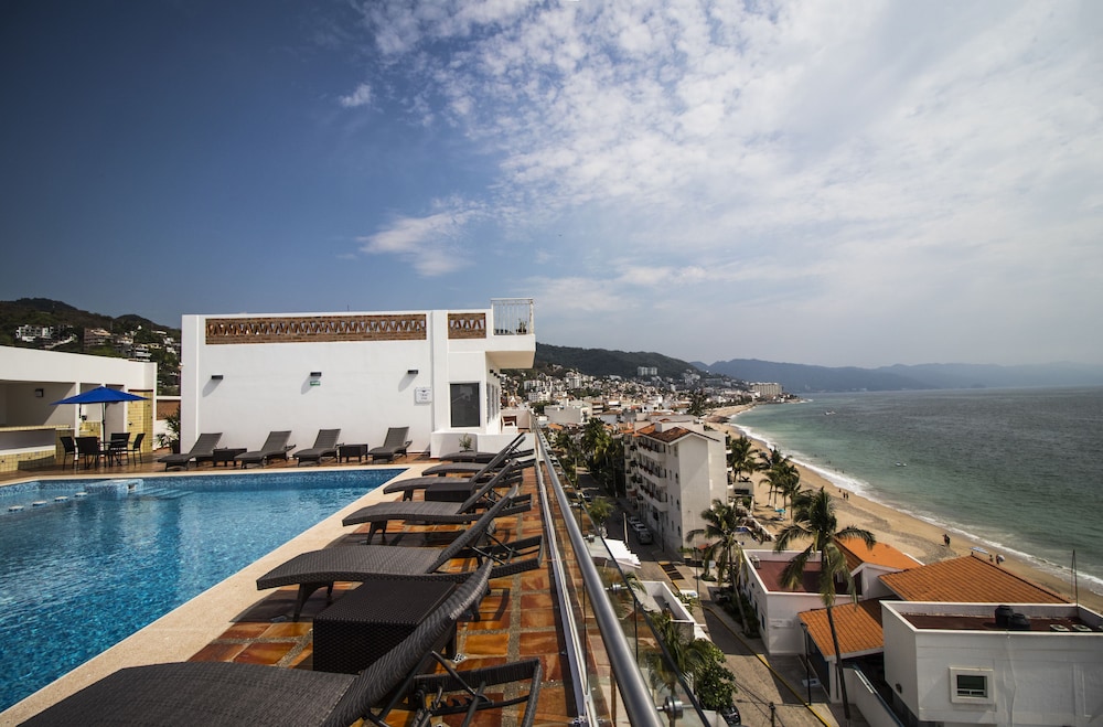 The Paramar Beachfront Boutique Hotel With Breakfast Included