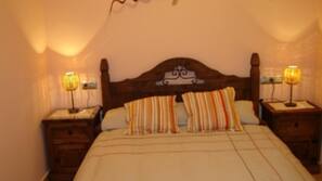 4 bedrooms, iron/ironing board, linens