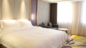 1 bedroom, premium bedding, down comforters, memory foam beds