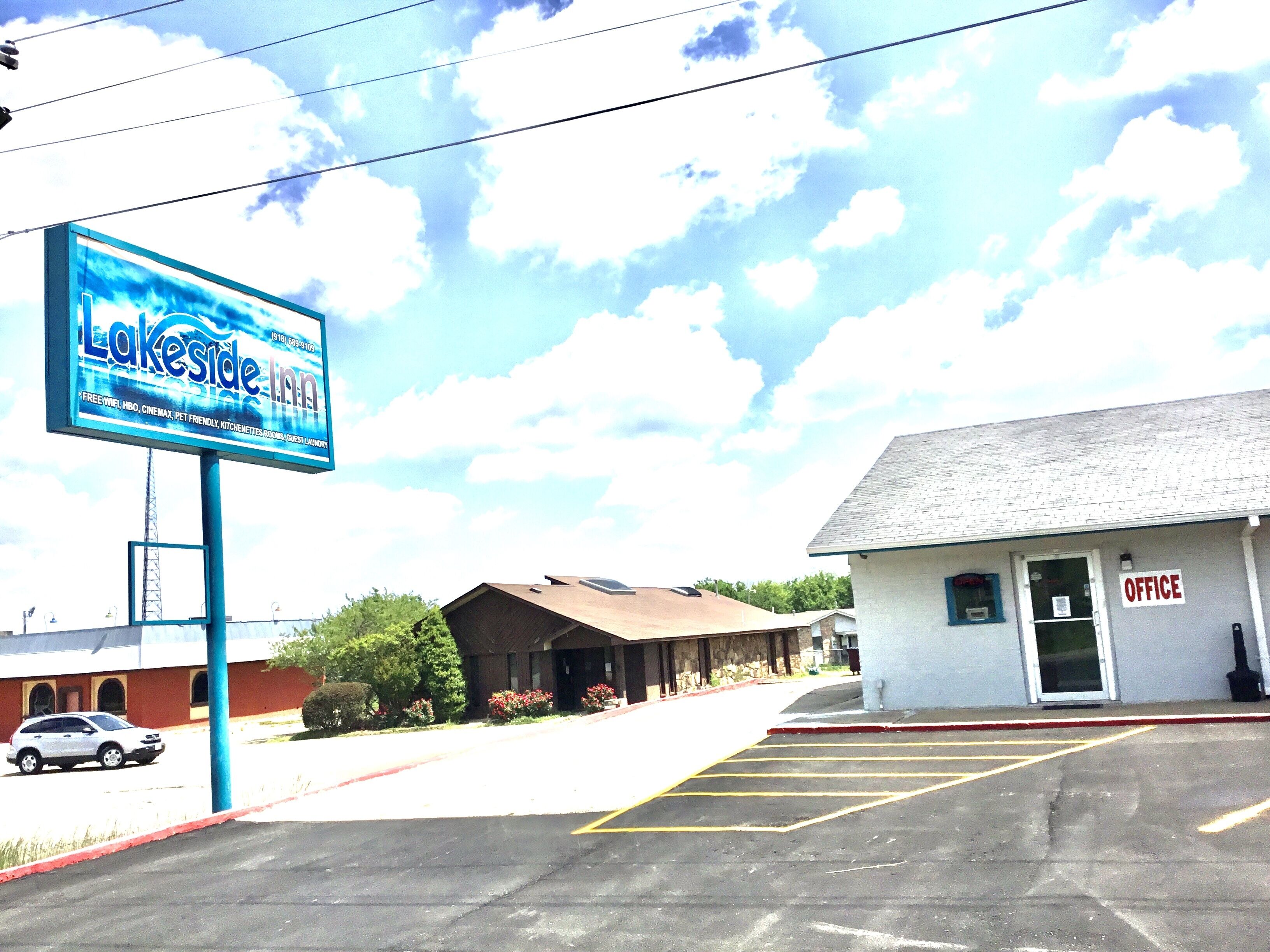 Lakeside inn in Eufaula, United States