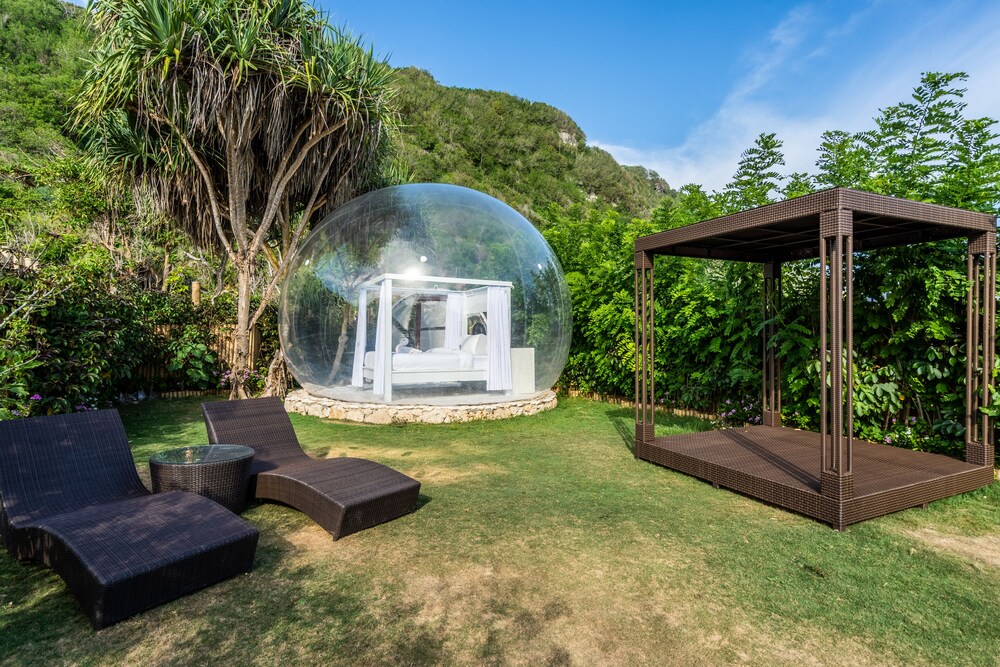 Wanking bubble asian outdoor
