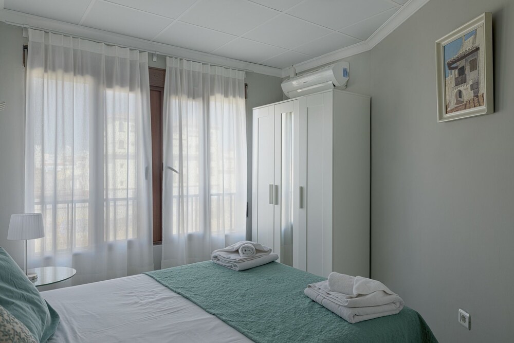 Caleta Homes Tribuna I In Malaga Hotel Rates Reviews On Orbitz