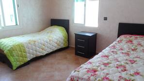 2 bedrooms, free WiFi, linens