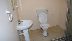 Dusche, Handtücher, Toilettenpapier