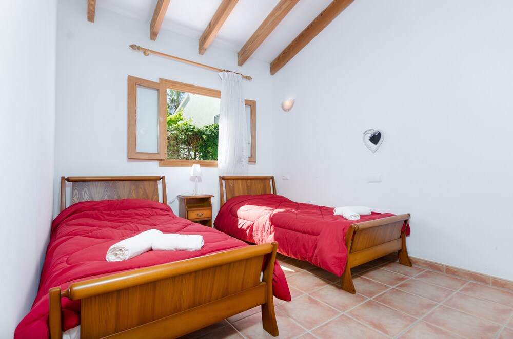 PERÚ Chalet with terrace in Son serra de marina. Free WiFi Son