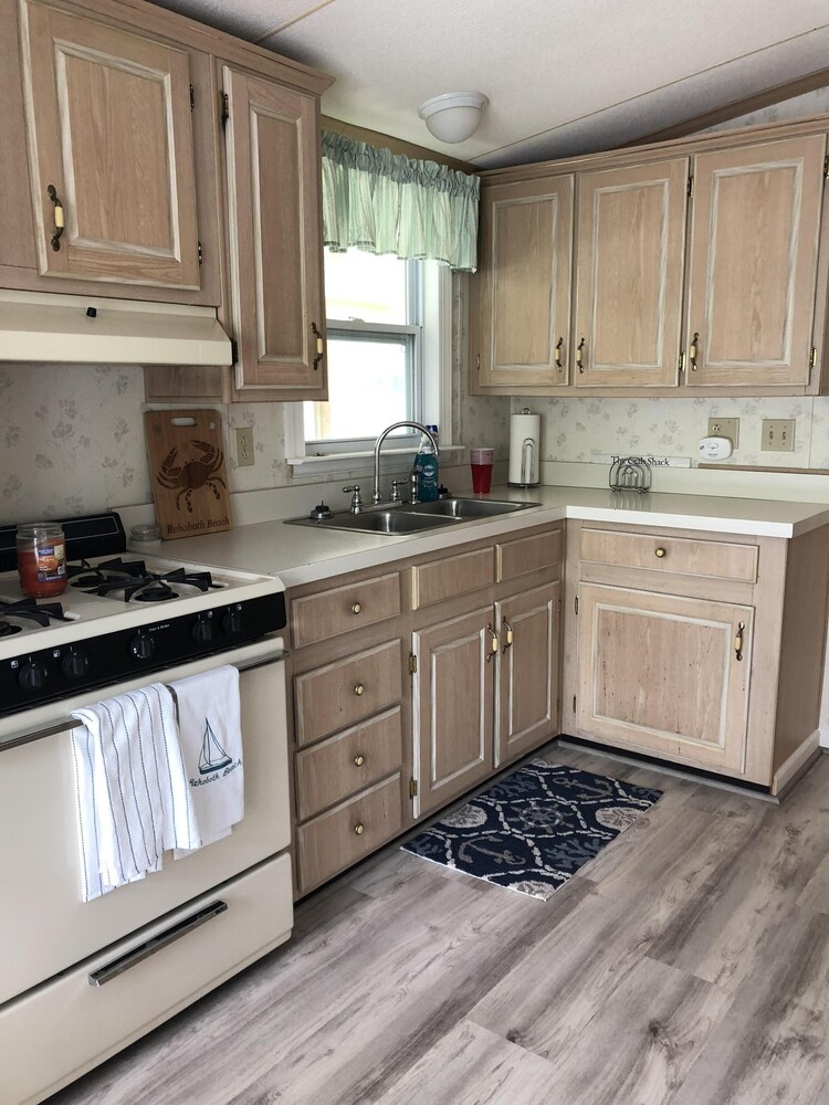 Private kitchen, Single family home - Less than 4 miles from Rehoboth Beach Boardwalk