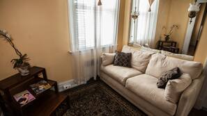 Premium bedding, individually decorated, iron/ironing board, free WiFi