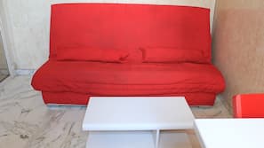 Espacio para trabajar con un portátil, wifi gratis, ropa de cama