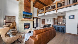 TV, fireplace, stereo
