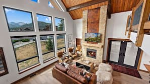 TV, fireplace, stereo