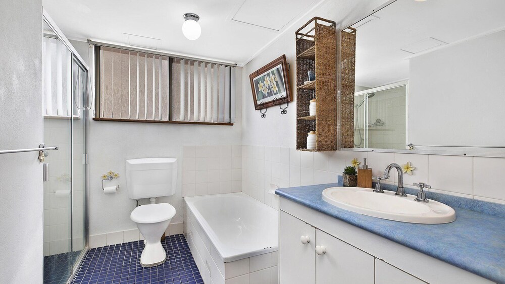 Sundowner Apartment 2 Take in the view Deals & Reviews (The Entrance