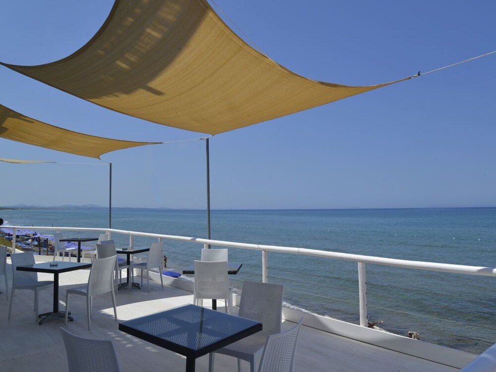 La Plage Noire Hotel Resort Sorso Italia Expediait