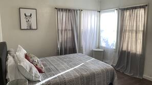 4 bedrooms, in-room safe, WiFi, bed sheets
