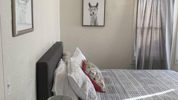 4 bedrooms, in-room safe, WiFi, bed sheets