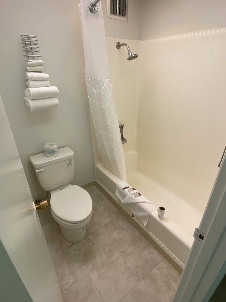 McDermitt Gas Grill and Motel in McDermitt Best Rates & Deals on Orbitz