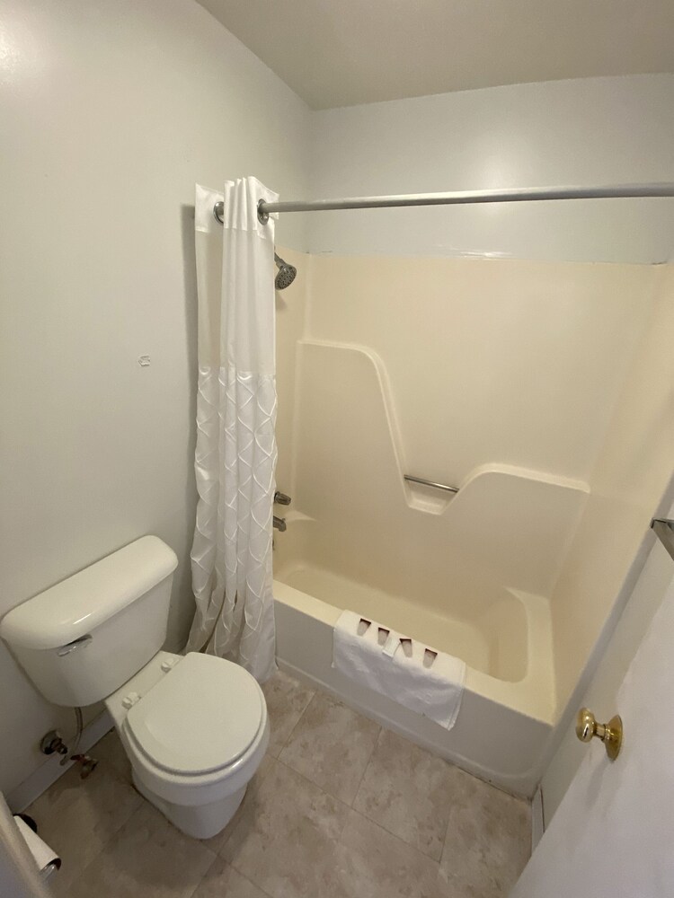 McDermitt Gas Grill and Motel in McDermitt Best Rates & Deals on Orbitz