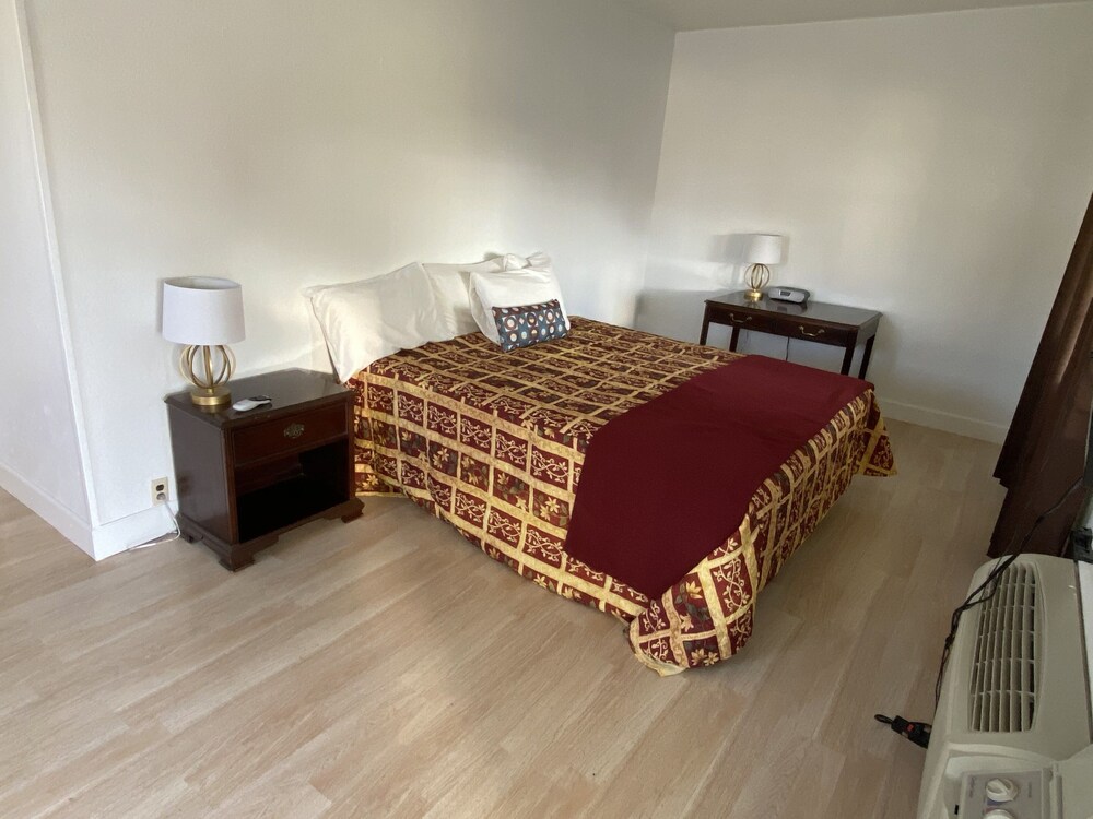 McDermitt Gas Grill and Motel in McDermitt Best Rates & Deals on Orbitz