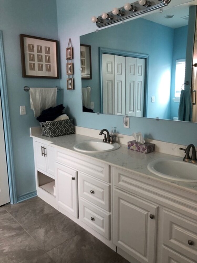 North Beach - Beach House with beautiful ocean view, 1 Block from the Bay.