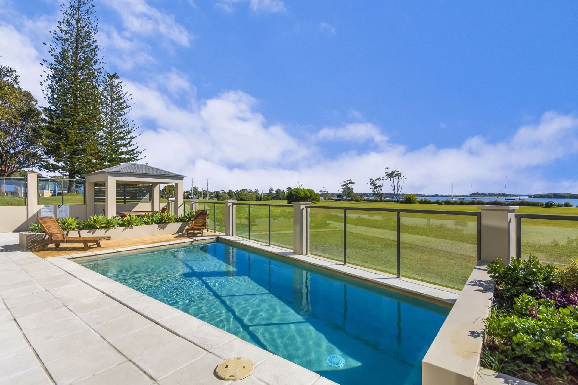 WATERMARK 4 - UNPARALLELED LUXURY