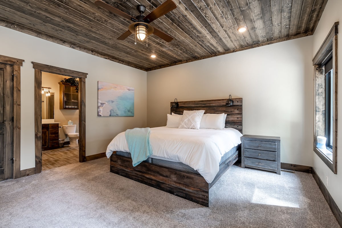 The 5 Best Hotels For Yellowstone National Park (2024) Hawaii Calling My Yellowstone Retreat